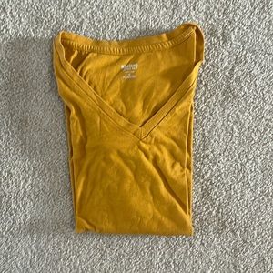 t shirt mustard color !